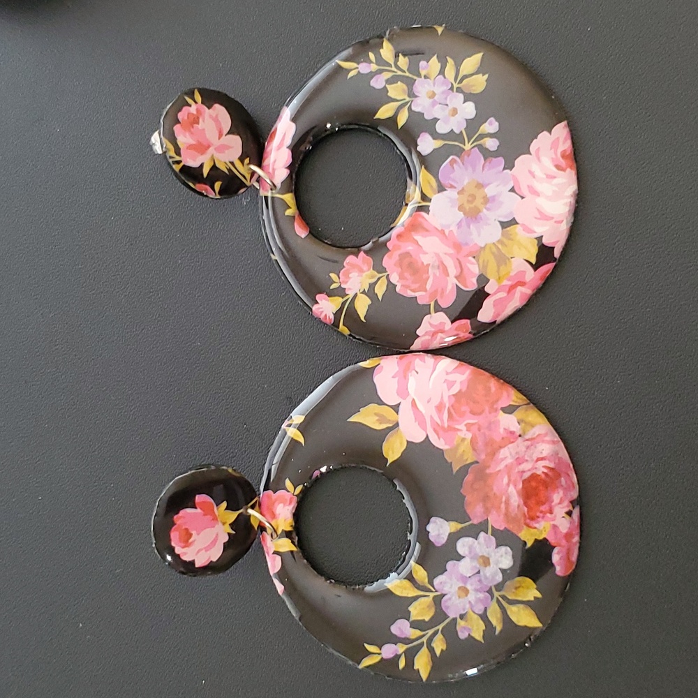 Hand-made Hand Crafted Floral Vibes Resin Earrings New